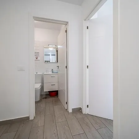 Lovely 3 Bed 2 Bath Town Centre Gigantes Apartment *