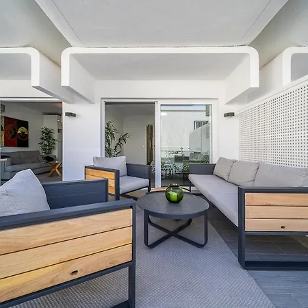 Lovely 3 Bed 2 Bath Town Centre Gigantes Apartment