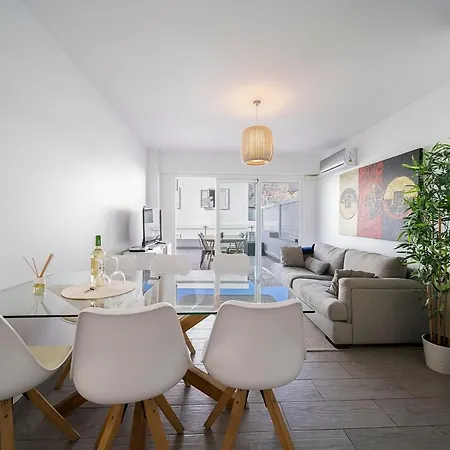 Lovely 3 Bed 2 Bath Town Centre Gigantes Apartment *