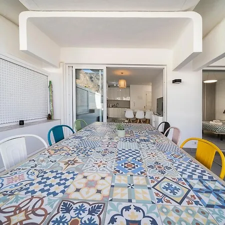 Lovely 3 Bed 2 Bath Town Centre Gigantes *
